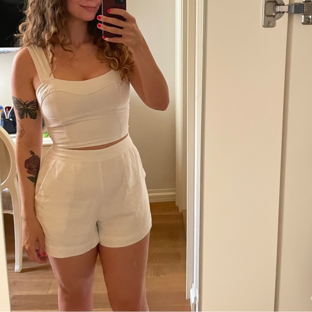Linen blend pull on shorts in white